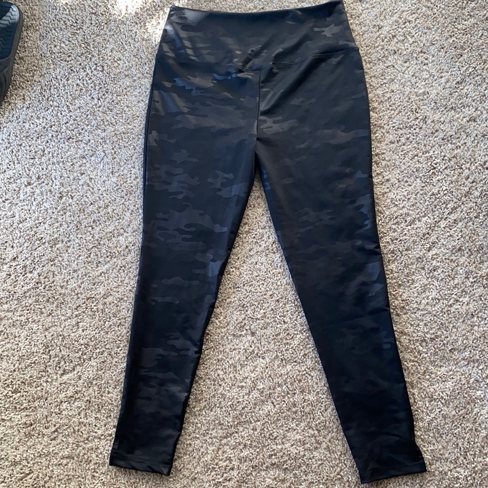 NWOT Camo Print Athletic Leggings
